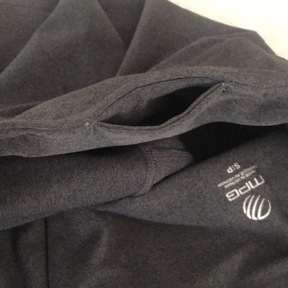 MPG High-Waisted Cut-to-Length Hem Legging 27" - Picture 7 of 8